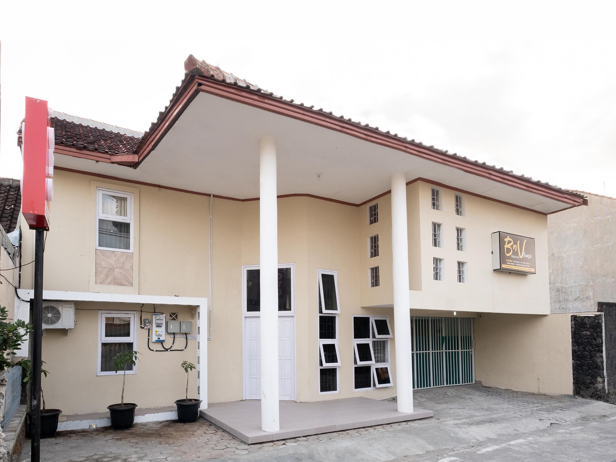 Oyo 2173 Bnv House Babarsari Otel Maguwo Dış mekan fotoğraf