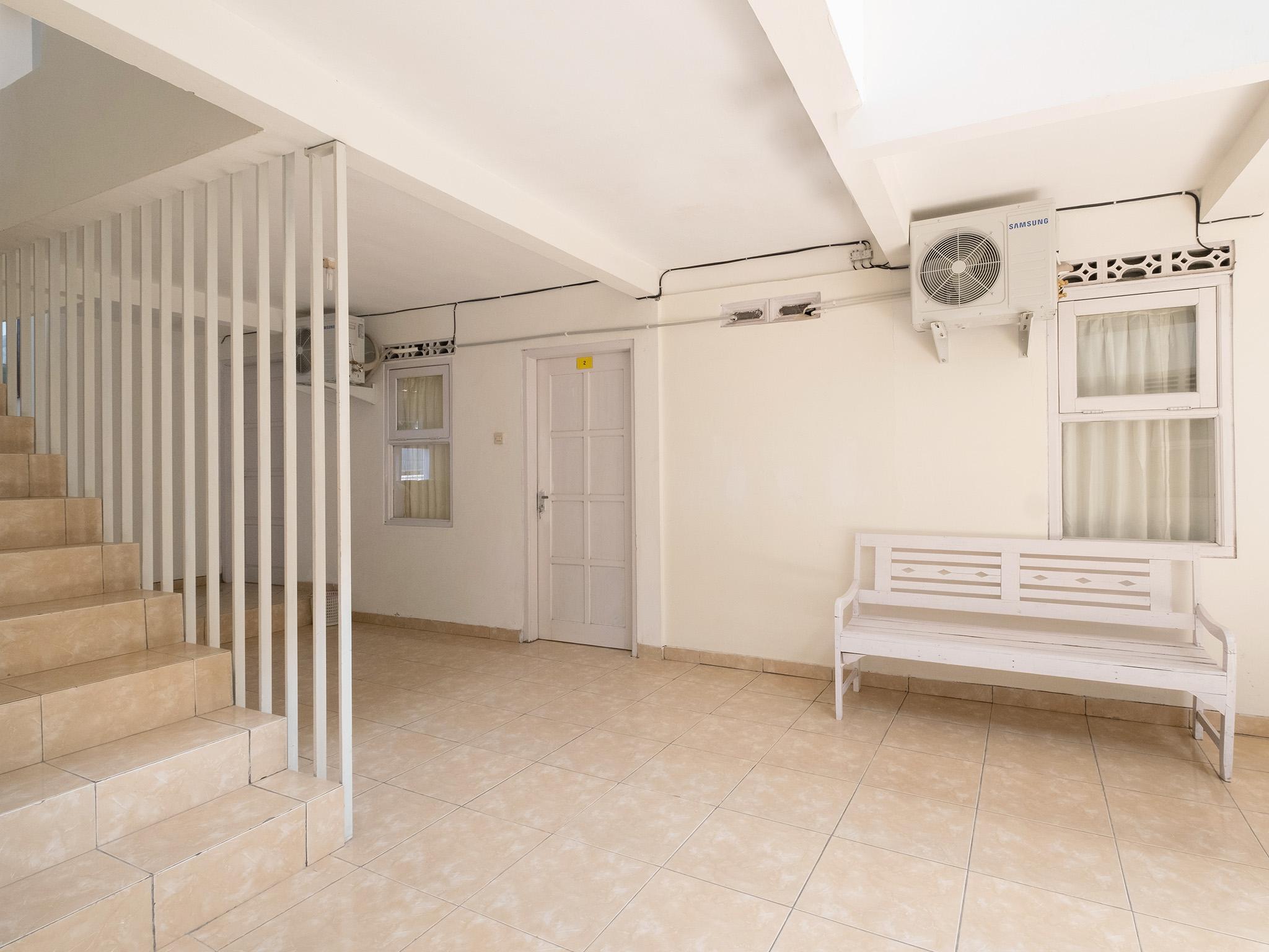 Oyo 2173 Bnv House Babarsari Otel Maguwo Dış mekan fotoğraf